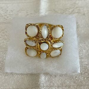 ✨ Bold Vintage Statement Ring Gold-Tone w/ White Cabochon Stones ✨